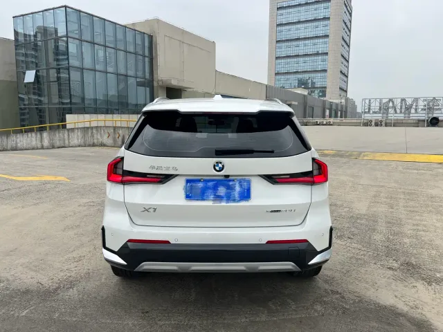 BMW X1 — Фото автомобиля 12