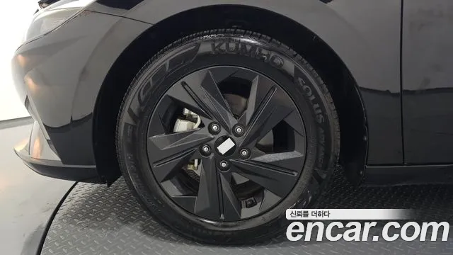 Hyundai Avante CN7 — Фото автомобиля 5