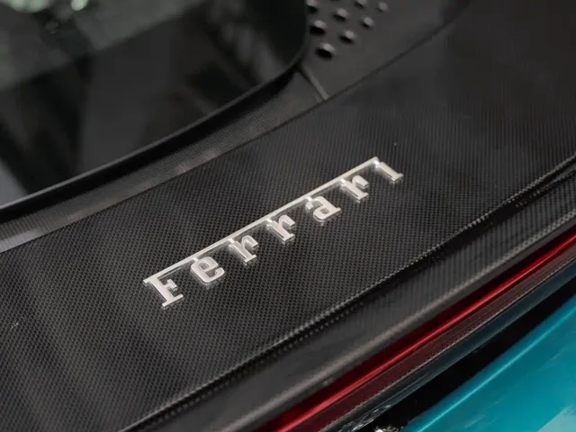 Ferrari SF90 — Фото автомобиля 8