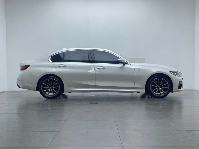 BMW 3 Series — Фото автомобиля 9