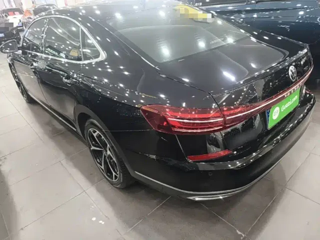 Volkswagen Passat — Фото автомобиля 4