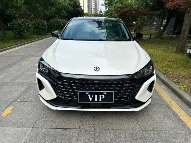 Фотография автомобиля — Dongfeng Yixuan MAX