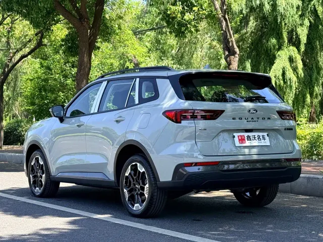 Ford Lingrui — Фото автомобиля 4