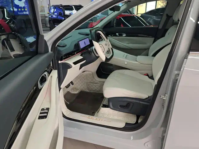 Geely Galaxy E5 — Фото автомобиля 9