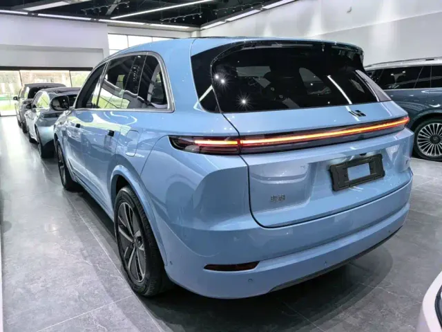Li Auto L7 — Фото автомобиля 4