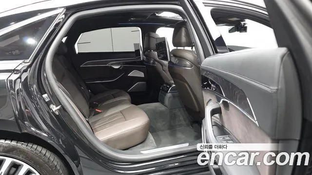 Audi A8 55 TFSI quattro Premium LWB — Фото автомобиля 11
