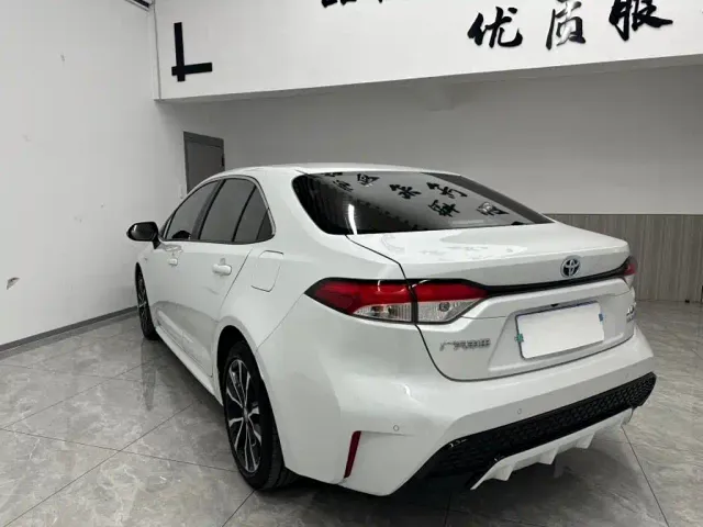 Toyota Levin 2022 Dual Engine 1.8H E-CVT Sport Edition — Фото автомобиля 6
