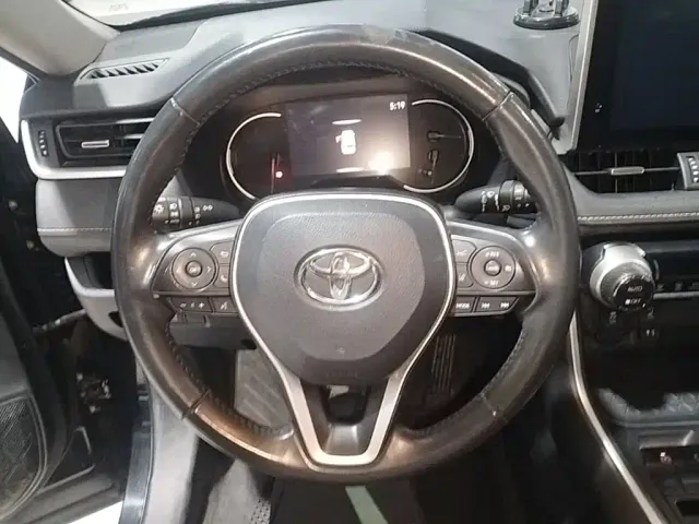 Toyota RAV4 — Фото автомобиля 10