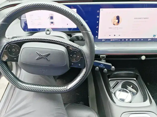 Xpeng P7 — Фото автомобиля 12