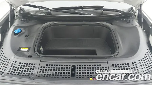 Hyundai Ioniq 9 — Фото автомобиля 6