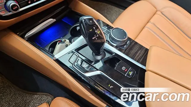 BMW 5-Series — Фото автомобиля 9