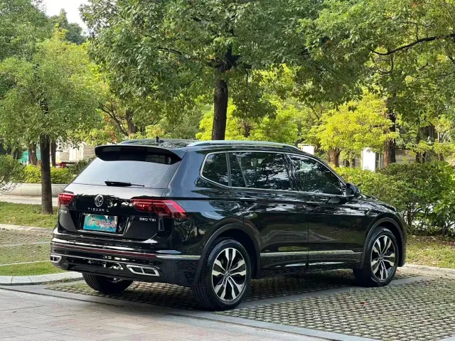 Volkswagen Tiguan L — Фото автомобиля 2