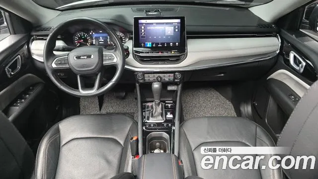 Jeep Compass — Фото автомобиля 9