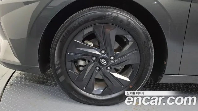 Hyundai Avante CN7 — Фото автомобиля 5