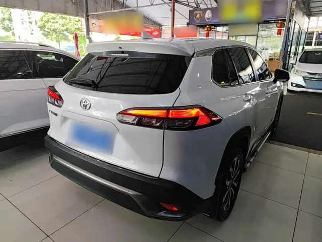 Toyota Frontlander — Фото автомобиля 6