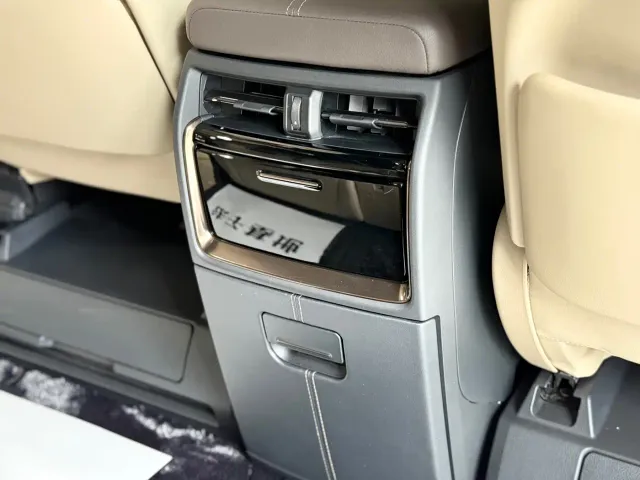 Toyota Alphard — Фото автомобиля 19