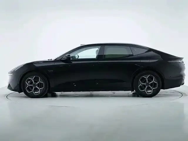 Lynk & Co 10 EM-P — Фото автомобиля 6