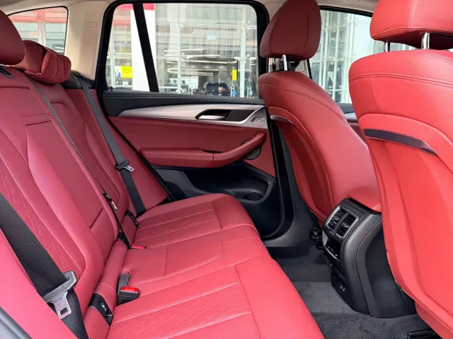 BMW iX3 — Фото автомобиля 5