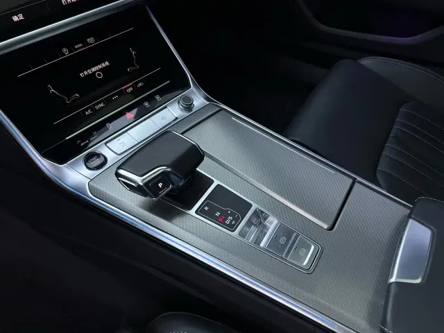 Audi A6L — Фото автомобиля 24