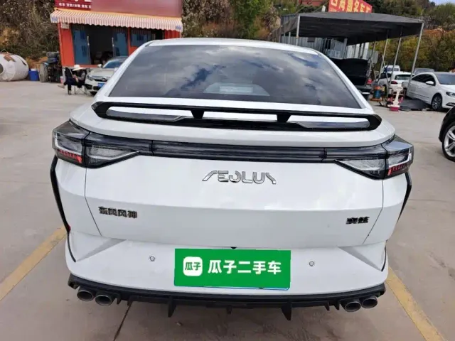 Dongfeng Yixuan — Фото автомобиля 3