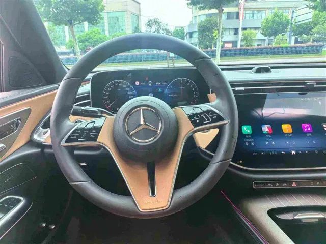 Mercedes-Benz E-Class — Фото автомобиля 6