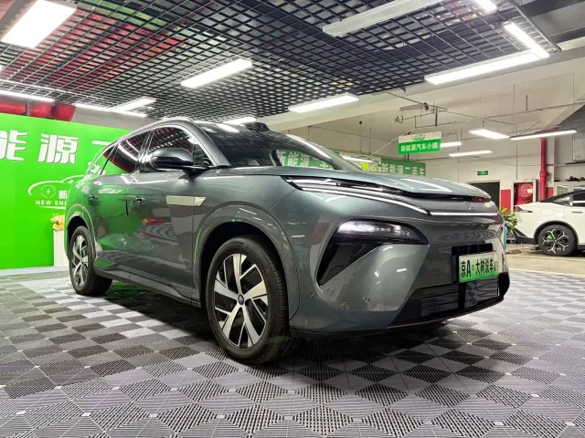 BYD Tang L — Фото автомобиля 3