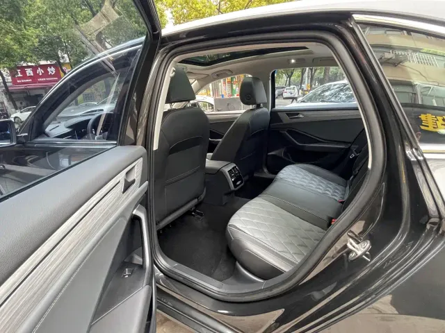 Volkswagen Sagitar — Фото автомобиля 12