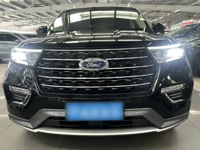 Ford Explorer — Фото автомобиля 21