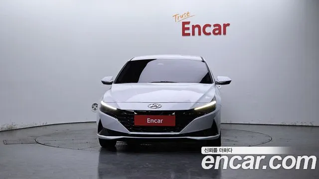 Hyundai AVANTE Avante (CN7) — Фото автомобиля 3