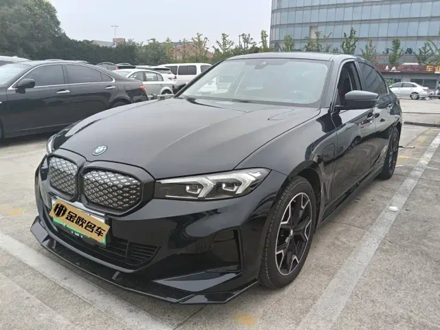 Фотография автомобиля — BMW i3