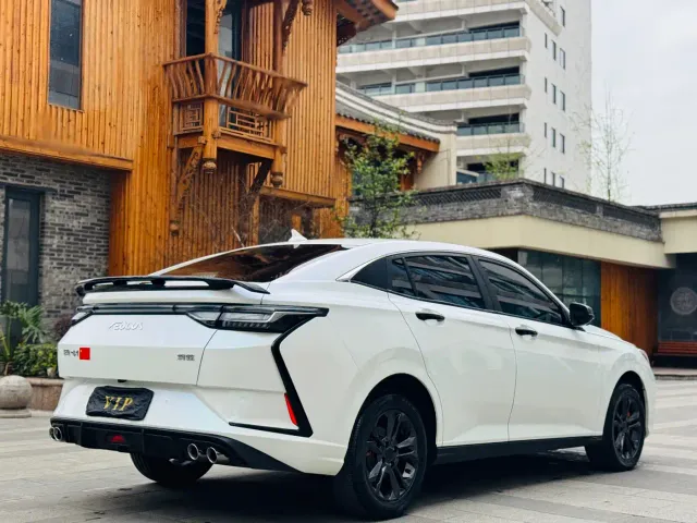 Dongfeng Yixuan — Фото автомобиля 8