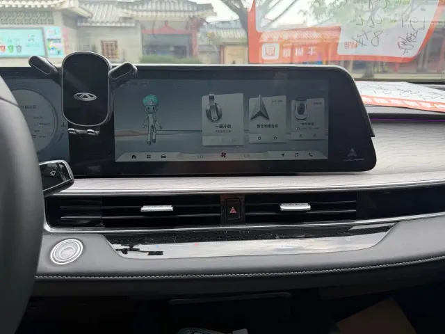 Chery Arrizo 8 — Фото автомобиля 12