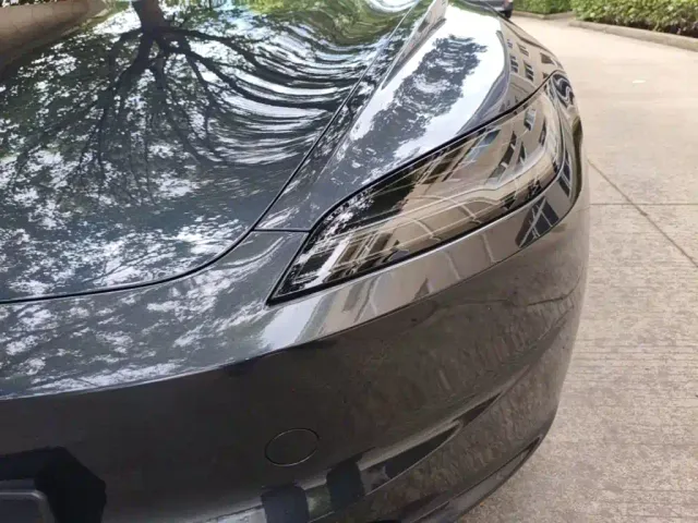 Tesla Model 3 — Фото автомобиля 17