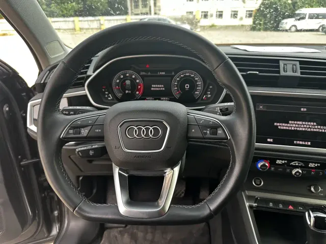 Audi Q3 — Фото автомобиля 13