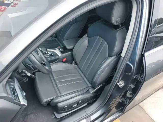 Audi A4L — Фото автомобиля 14