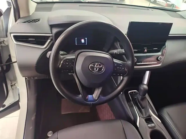 Toyota Corolla Cross — Фото автомобиля 10