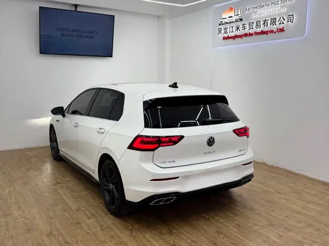 Volkswagen Golf — Фото автомобиля 4