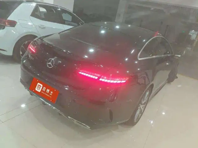 Mercedes-Benz E-Class — Фото автомобиля 8