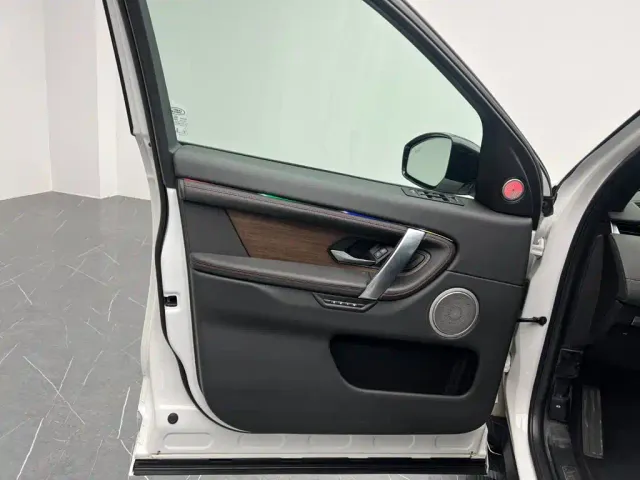 Land Rover Discovery Sport — Фото автомобиля 13
