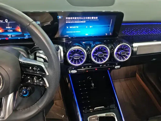 Mercedes-Benz GLB AMG — Фото автомобиля 12