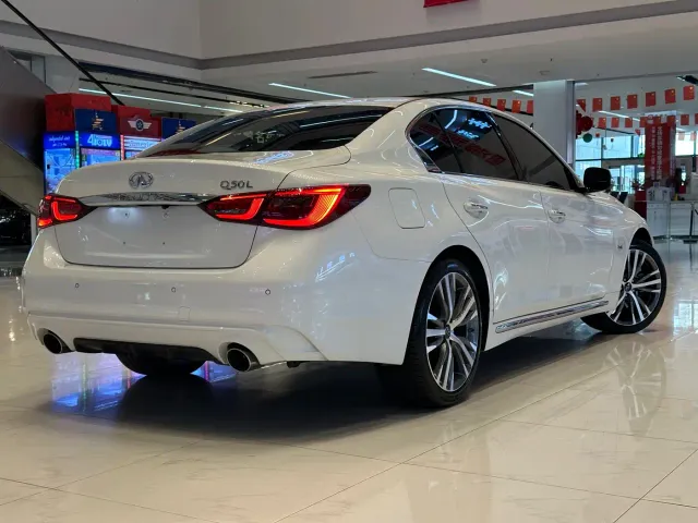 Infiniti Q50L — Фото автомобиля 5