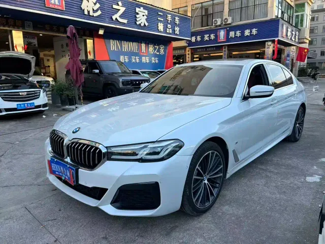 Фотография автомобиля — BMW 5 Series