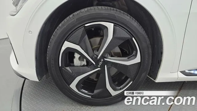 Kia EV6 — Фото автомобиля 5