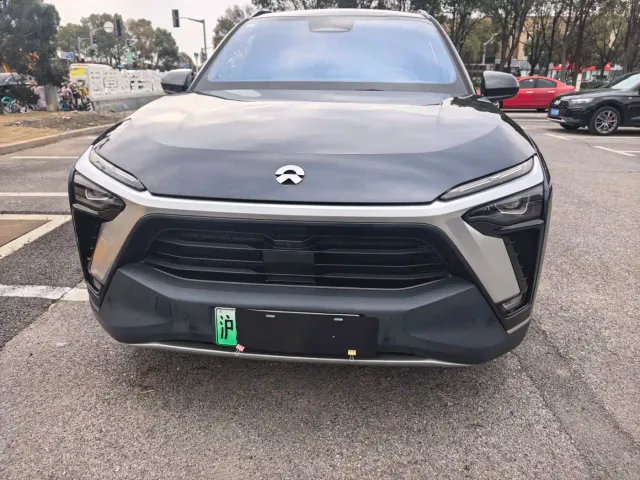 Nio ES8 — Фото автомобиля 2