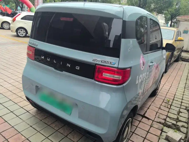 Wuling Hongguang Mini EV — Фото автомобиля 6