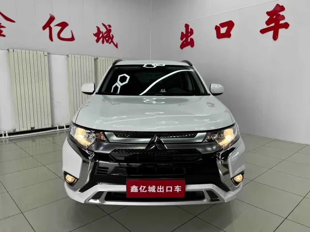Mitsubishi Outlander — Фото автомобиля 2