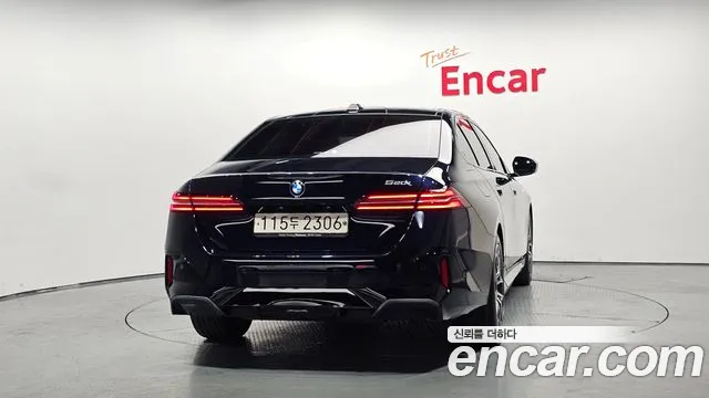 BMW 5-Series — Фото автомобиля 4