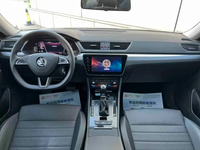Skoda Superb — Фото автомобиля 16