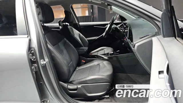 Kia Niro Niro (New) — Фото автомобиля 18