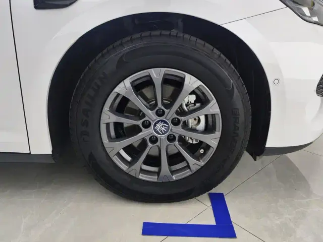 BYD Qin L — Фото автомобиля 6